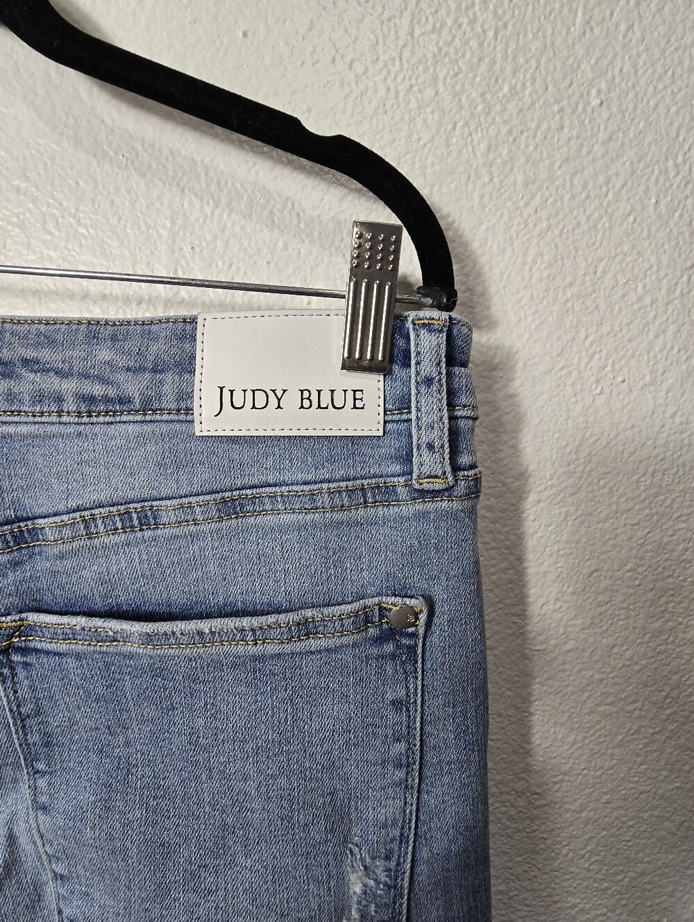 Judy Blue Distressed Wide Leg Jeans High Rise Raw Hem 13/31 JB88933 LT - Picture 3 of 6